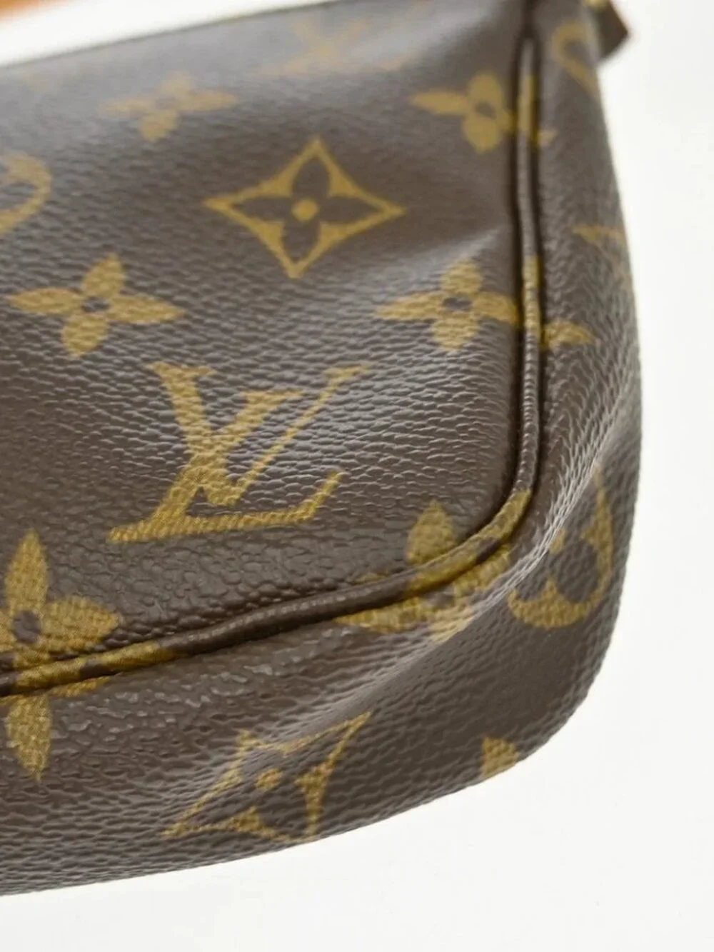 LOUIS VUITTON MONOGRAM POCHETTE ACCESSOIRES HANDBAG